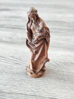 Petit sujet en bois sculpté religieux, prix 75 euros 