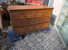 Commode en chêne -450 euros 