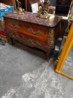 Commode marqueterie 550 euros 