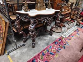 Console en chêne sculpté 