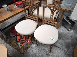 Paire de chaises lxvi - 200 euros 