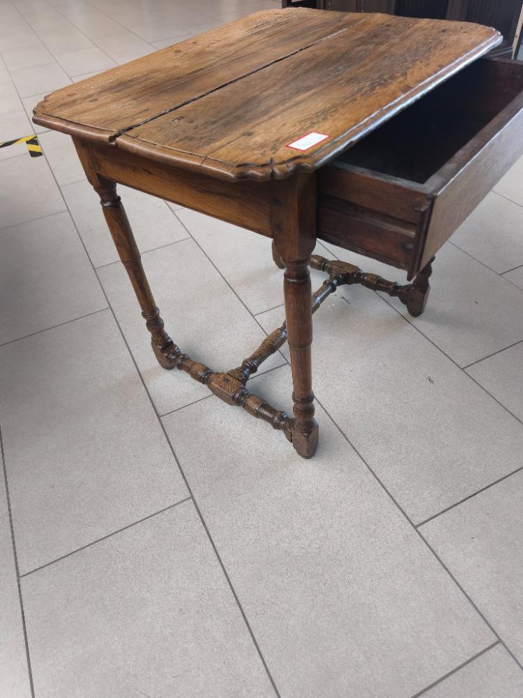 Petit table chêne rustique 
