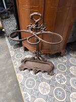 Porte canne en fonte -300 euros 