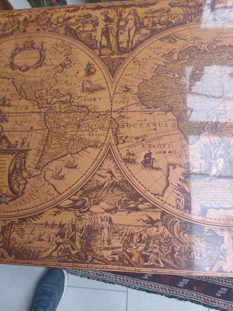Table de salon vintage map monde